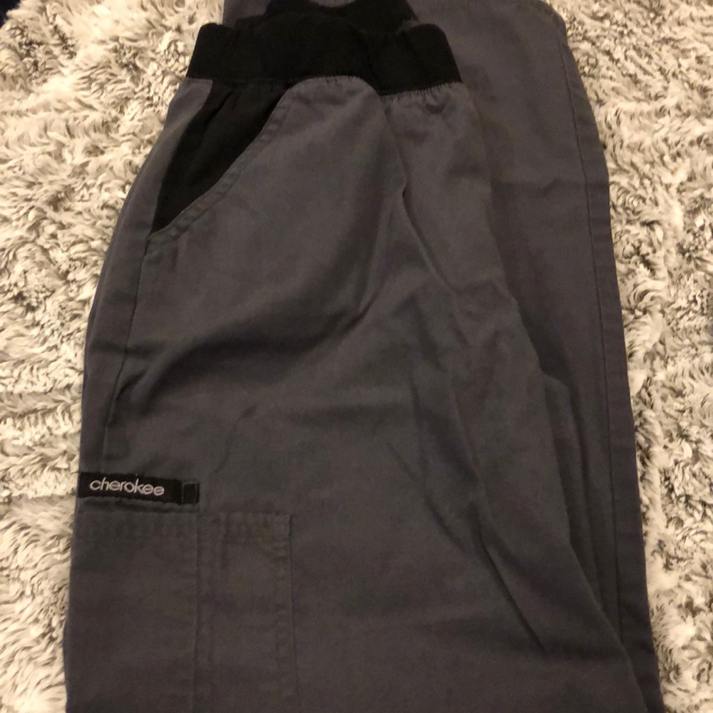 Bottom scrubs